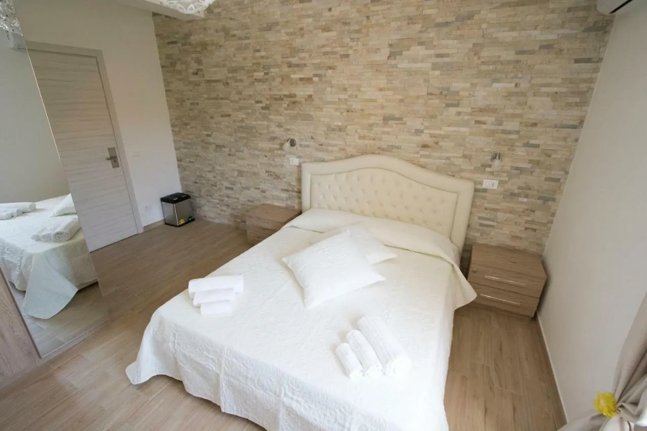 B&B Sole E Luna San Teodoro  Bed & Breakfast
