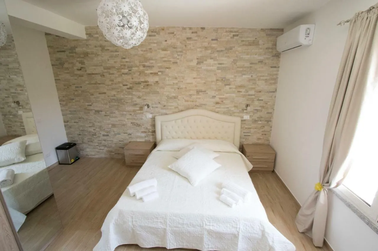 B&B Sole E Luna San Teodoro  Bed & Breakfast San Teodoro (Sardinia)
