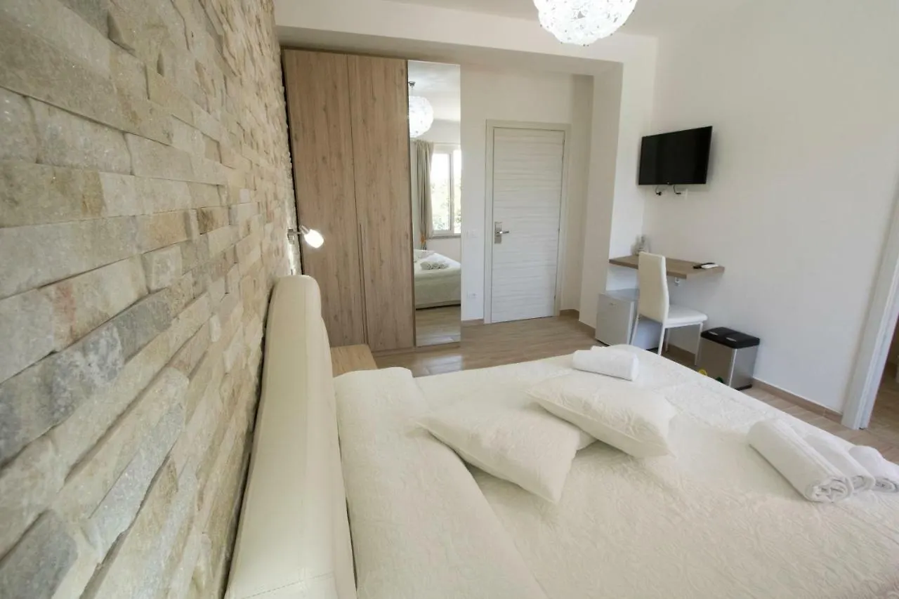 Bed and breakfast B&B Sole E Luna San Teodoro  Italia