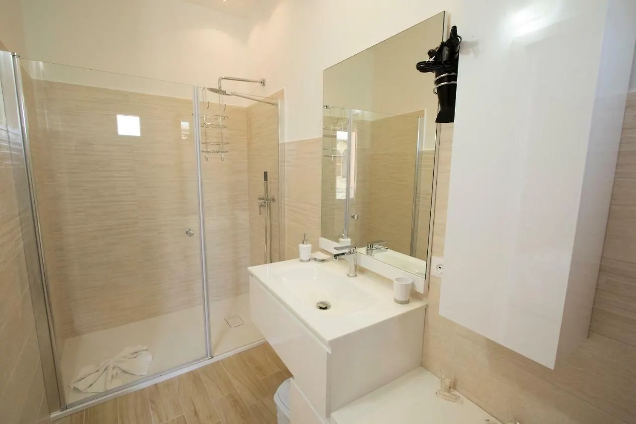 Bed and breakfast B&B Sole E Luna San Teodoro  Italia