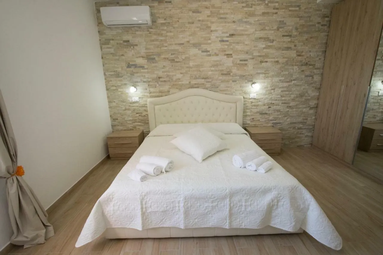 B&B Sole E Luna San Teodoro  Italy